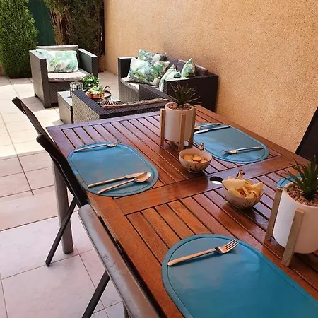 Blue House En Els Molins Apartamento